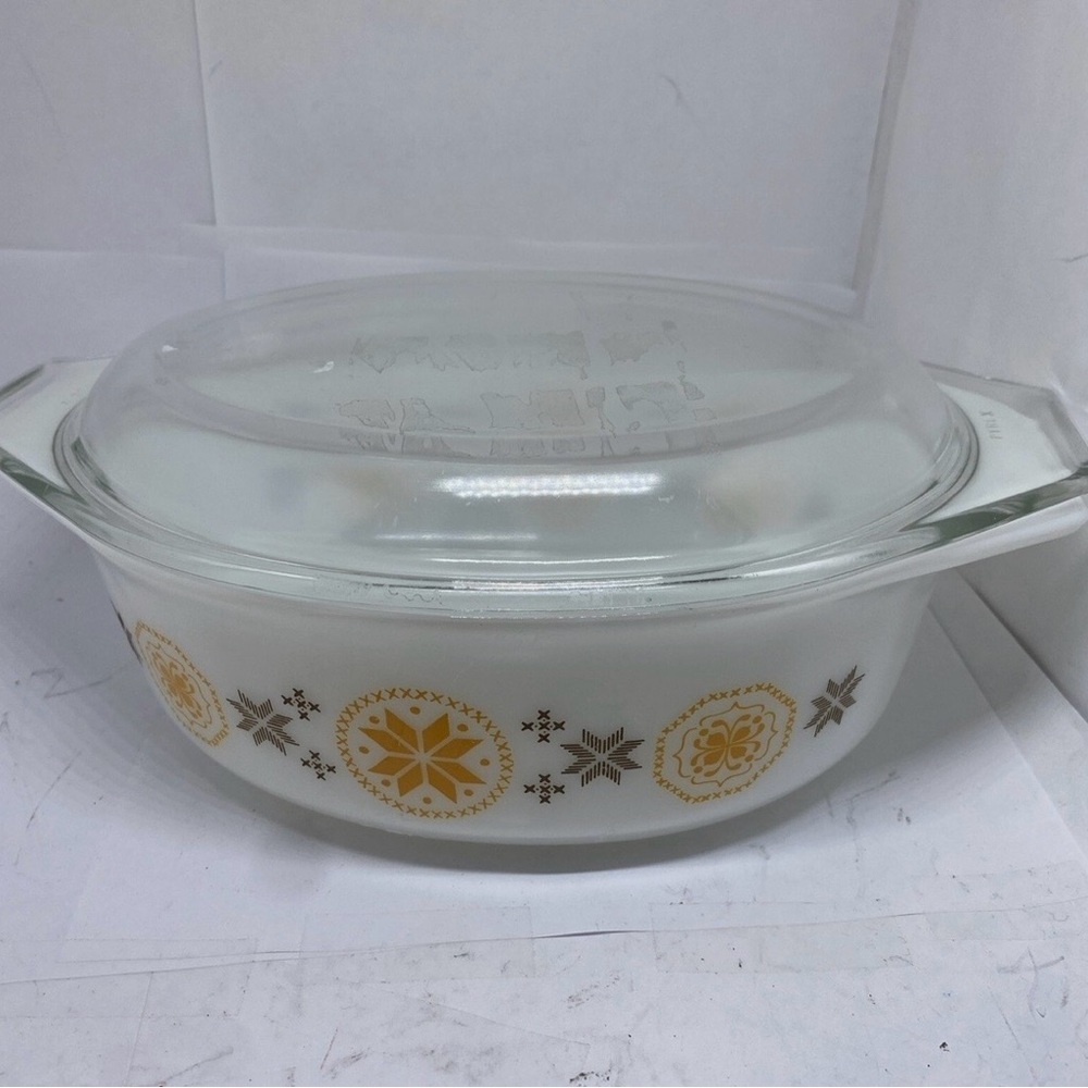 Pyrex Vntg WhiteTown & Country Covered Casserole with Yellow and Brown Accents - Picture 2 of 9